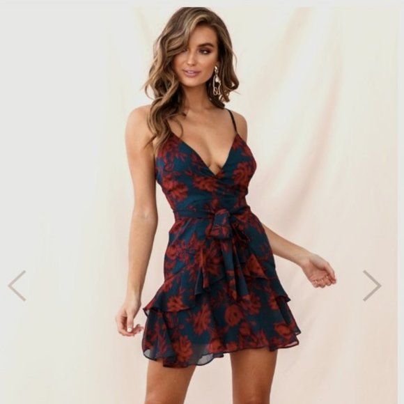 Selfie Leslie Dresses & Skirts - Selfie Leslie Ruffle Cami Strap Dress Green/Red S